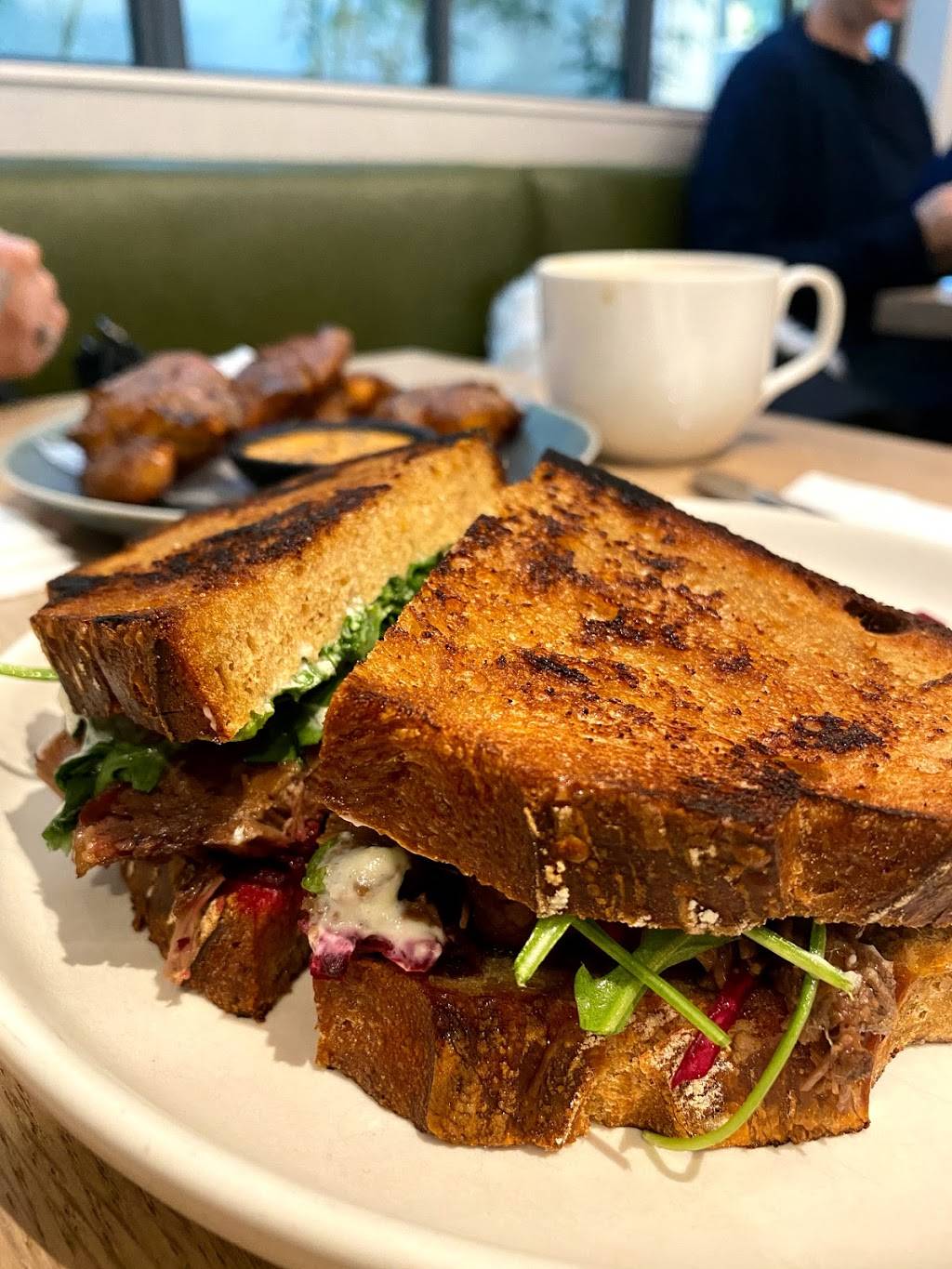 Carissas the Bakery | restaurant | 221 Pantigo Rd, East Hampton, NY 11937, USA | 6316045911 OR +1 631-604-5911