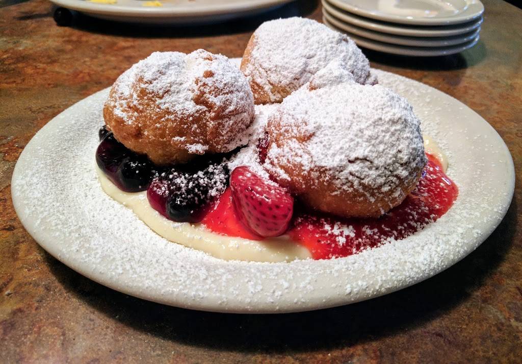 Huckleberrys | restaurant | 1083 E Champlain Dr, Fresno, CA 93720, USA | 5594334840 OR +1 559-433-4840