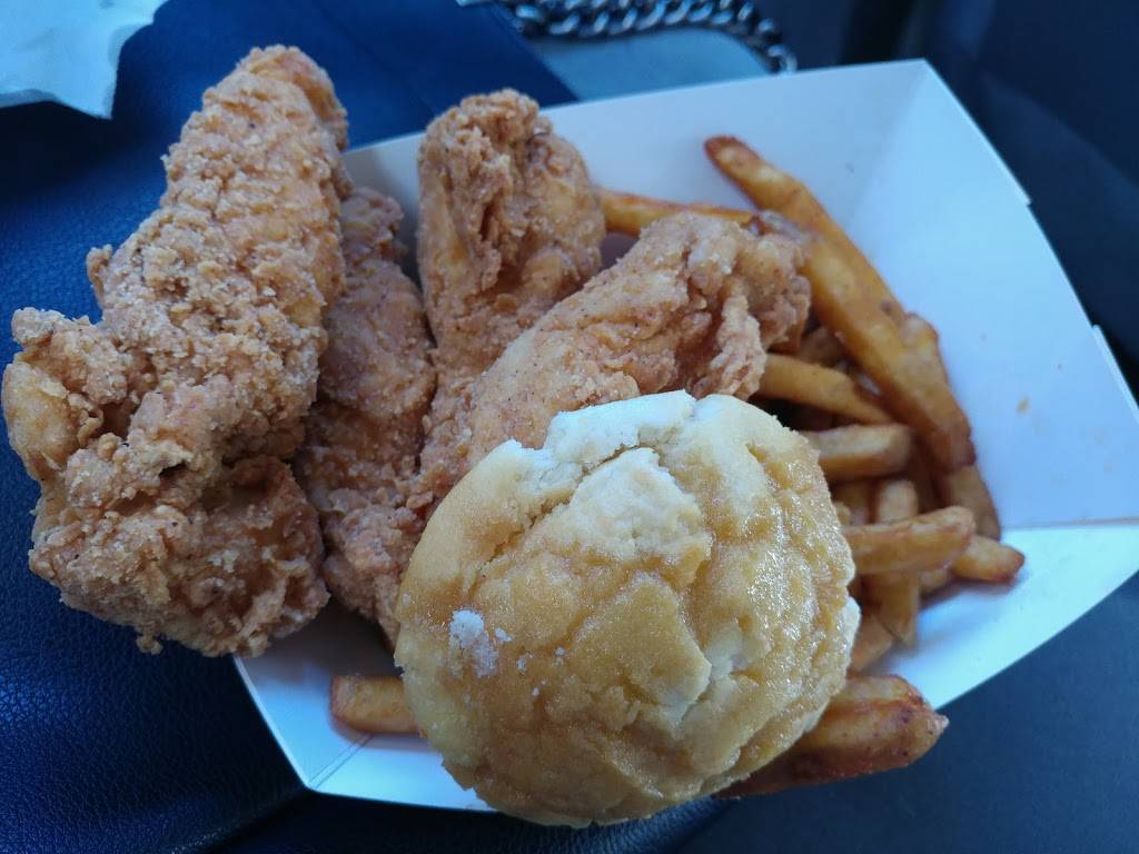 Krispy Krunchy Chicken | restaurant | 50 Hoyt St, Brooklyn, NY 11201, USA | 7185220888 OR +1 718-522-0888