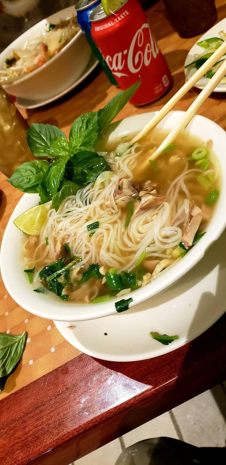 Pho Viet Saigon | restaurant | 18509 N Frederick Ave, Gaithersburg, MD 20879, USA | 3012082088 OR +1 301-208-2088