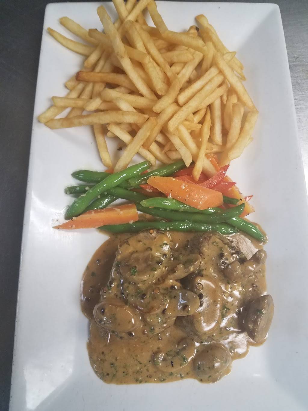 St Martins | restaurant | 3020 Greenville Ave, Dallas, TX 75206, USA | 2148260940 OR +1 214-826-0940