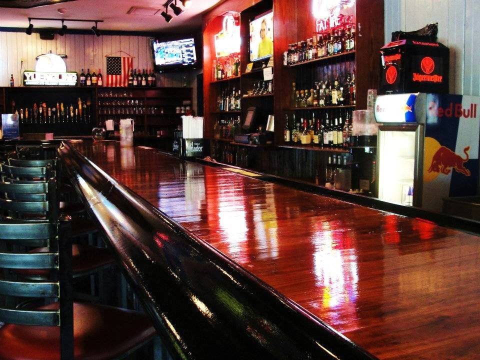 Gatas Sports Bar & Grille | night club | 811 Elma G Miles Pkwy, Hinesville, GA 31313, USA | 9123689464 OR +1 912-368-9464