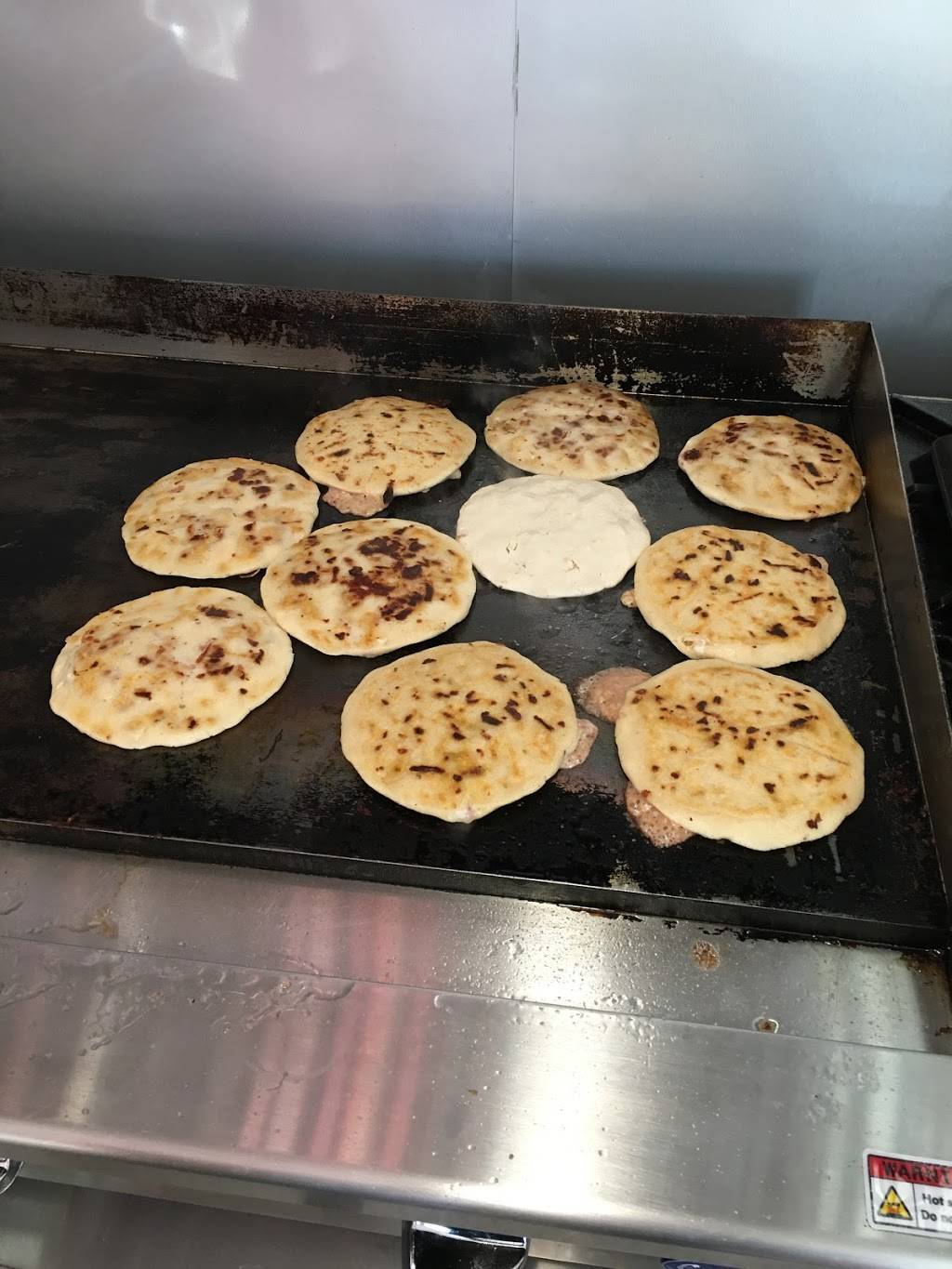 PUPUSERIA SALAZAR | restaurant | 300 US-290, Elgin, TX 78621, USA | 5127314814 OR +1 512-731-4814