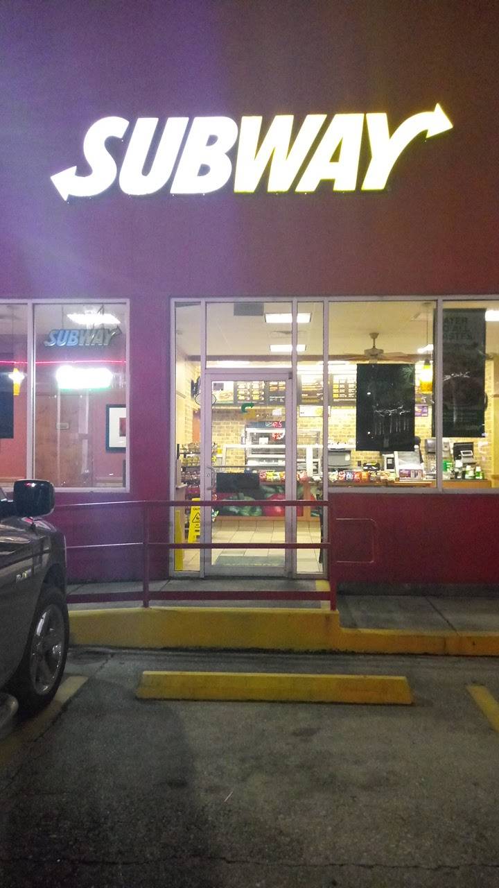 Subway | meal takeaway | 8001 W St Bernard Hwy Suite F, Arabi, LA 70032, USA | 5043099606 OR +1 504-309-9606