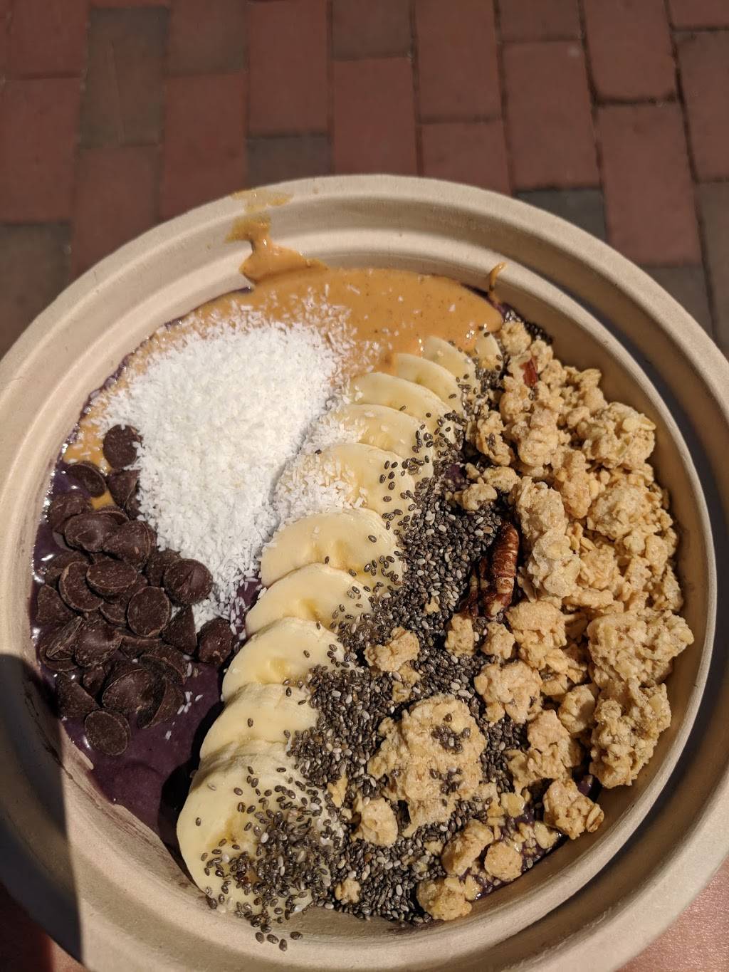 Maine Squeeze Juice Cafe | restaurant | 5 1/2 Moulton St, Portland, ME 04101, USA | 2077737374 OR +1 207-773-7374