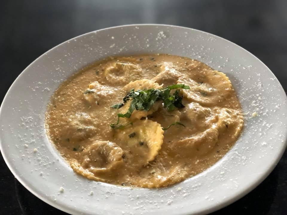 Grazies Italian Restaurant & Sports Bar | restaurant | 1615 N Mountain Ave, Upland, CA 91784, USA | 9099812924 OR +1 909-981-2924