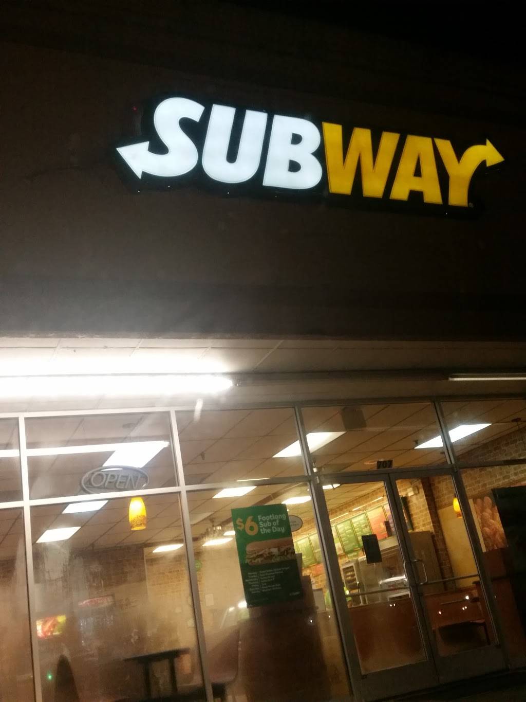 Subway | restaurant | 707 S Gloster St, Tupelo, MS 38801, USA | 6628424767 OR +1 662-842-4767