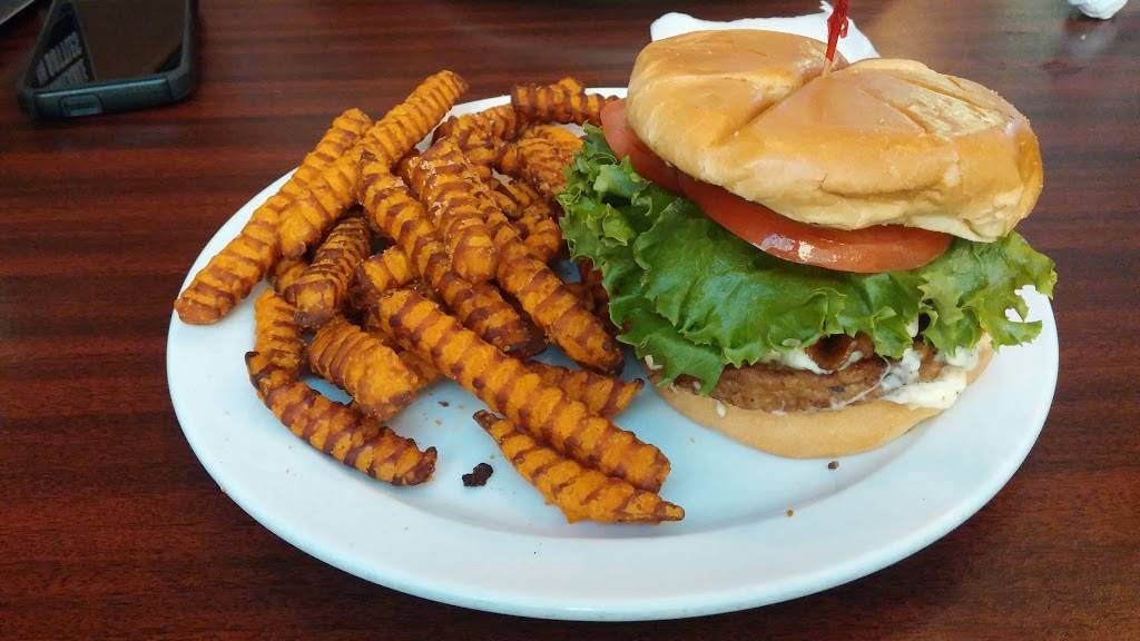 Legends Corner | restaurant | 3008 7th Ave, Rock Island, IL 61201, USA | 3092837628 OR +1 309-283-7628