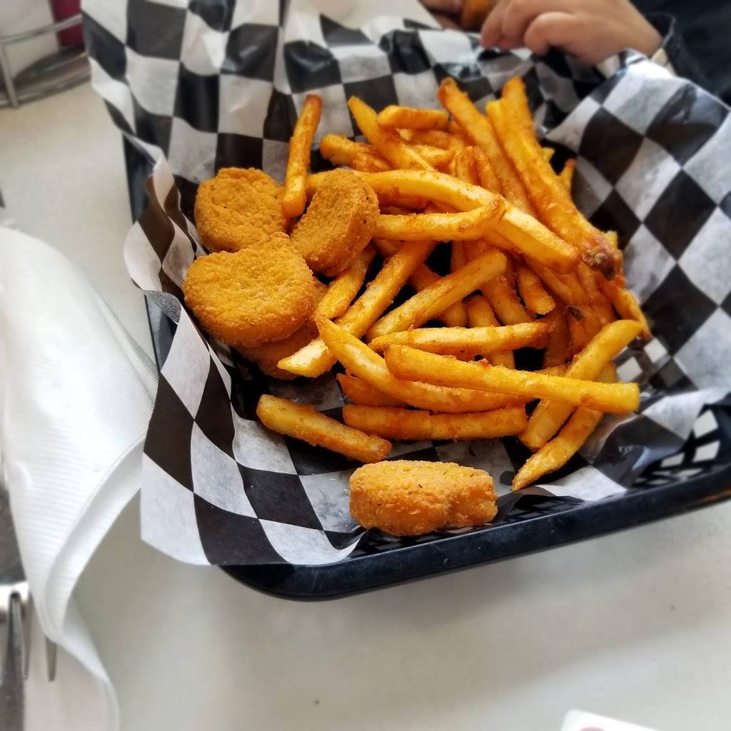 Otts Drive In | restaurant | 400 N Century Blvd, Rantoul, IL 61866, USA | 2178931100 OR +1 217-893-1100