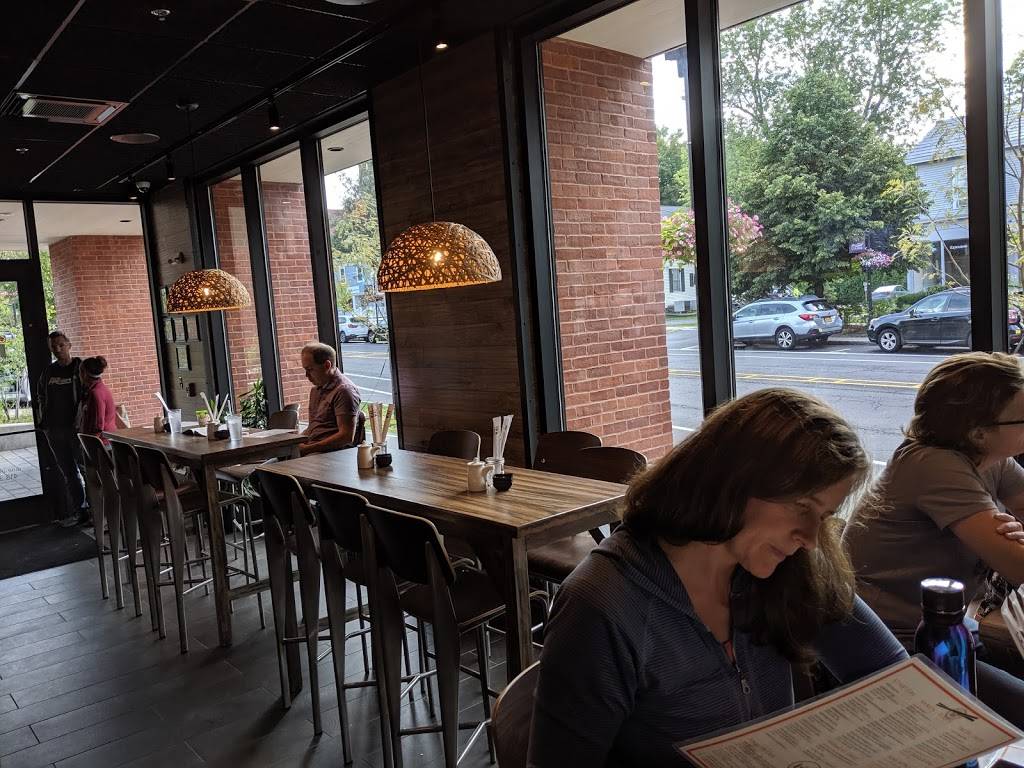 IYA Sushi and Noodle Kitchen - Amherst | restaurant | 1 E Pleasant St, Amherst, MA 01002, USA | 4133278000 OR +1 413-327-8000