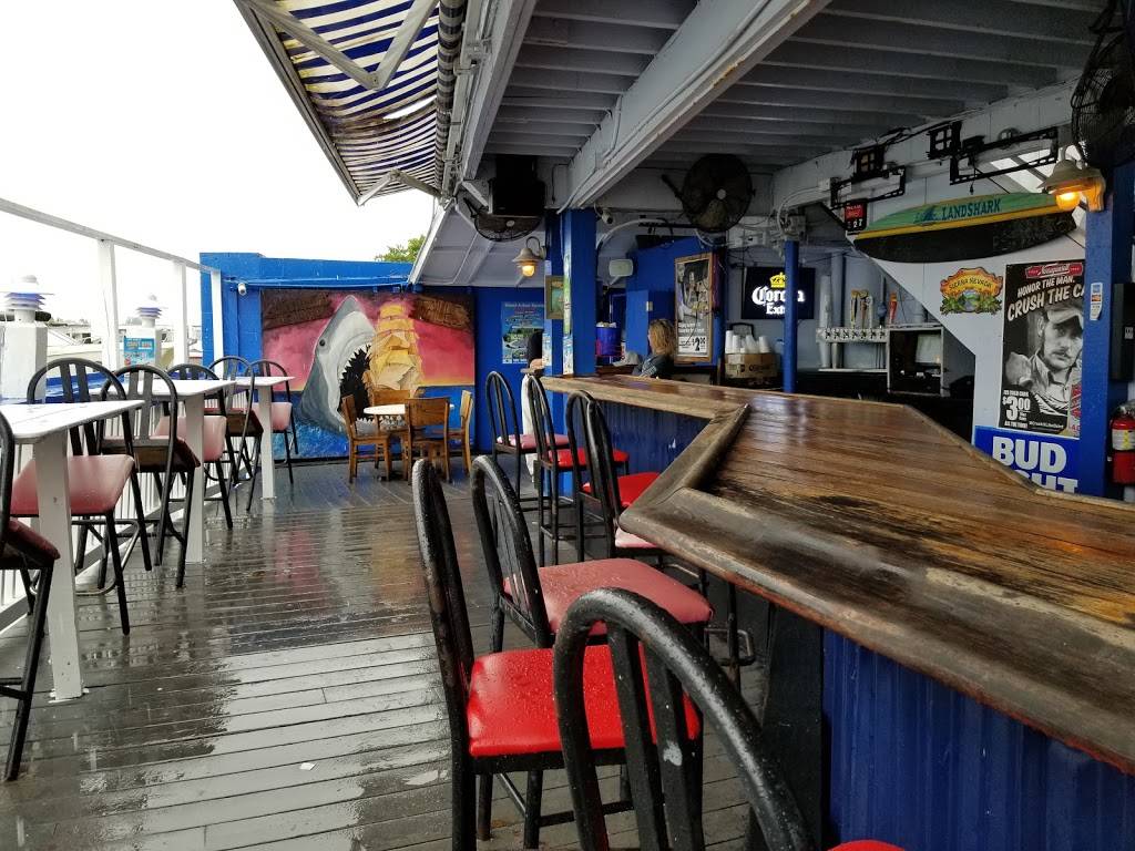 Shark Tales Waterfront Restaurant | restaurant | 677 75th Ave, St Pete Beach, FL 33706, USA | 7277670070 OR +1 727-767-0070