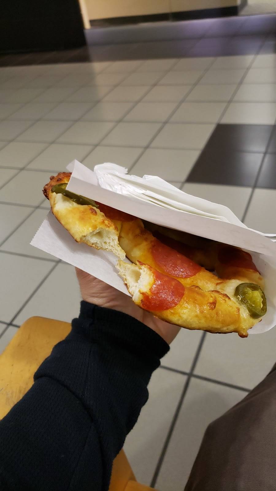 Mr Pretzels | restaurant | 2401 S Stemmons Fwy # 1300, Lewisville, TX 75067, USA | 9723151927 OR +1 972-315-1927