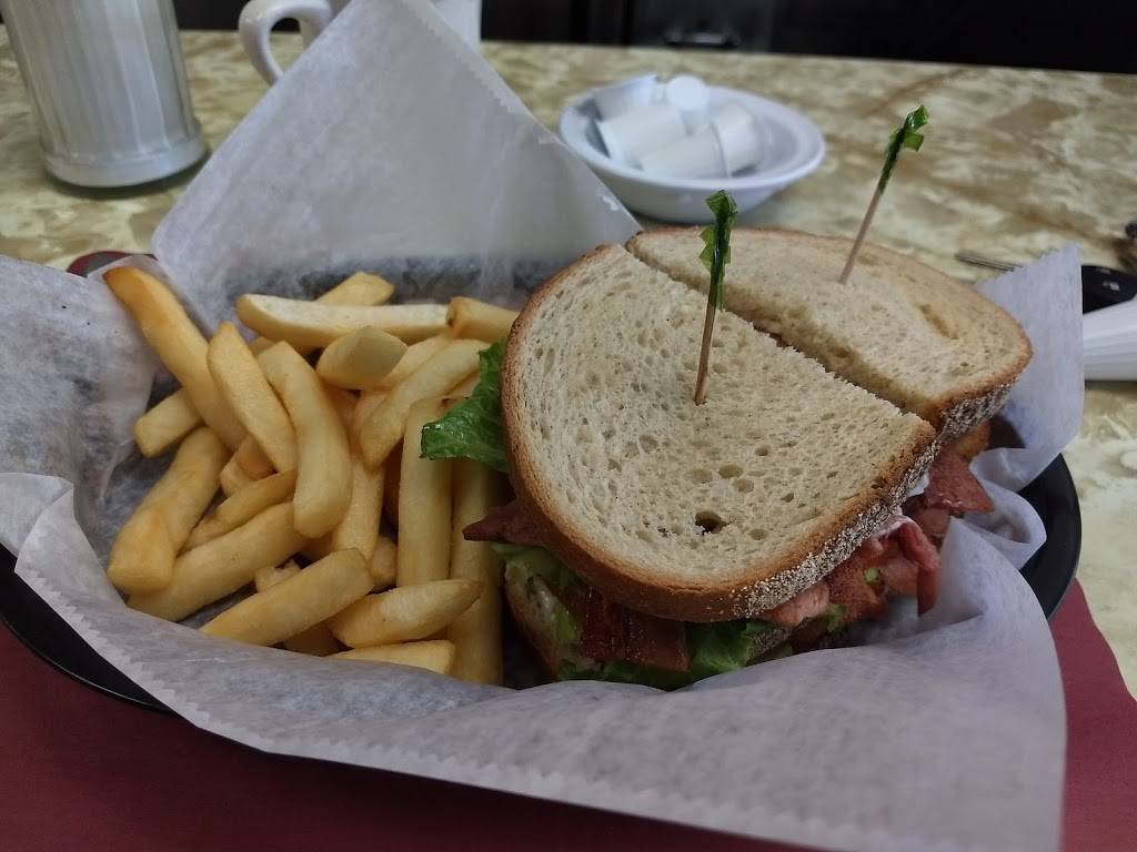 City Hall Diner | restaurant | 827 Park Ave, Cranston, RI 02910, USA | 4014671200 OR +1 401-467-1200