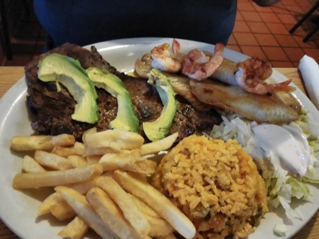 Playa Azul | restaurant | 1840 Lee Trevino Dr # 101, El Paso, TX 79936, USA | 9155906518 OR +1 915-590-6518