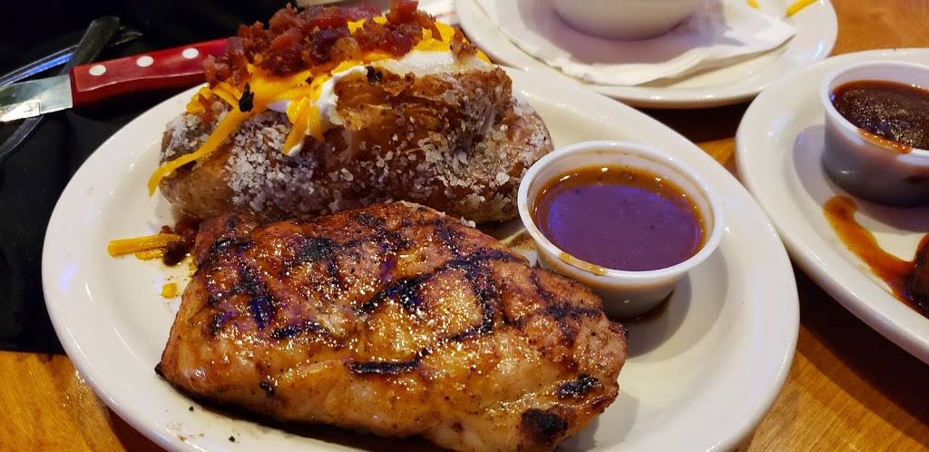 Texas Roadhouse | restaurant | 1600 Mexico Loop Rd E, OFallon, MO 63366, USA | 6369807207 OR +1 636-980-7207