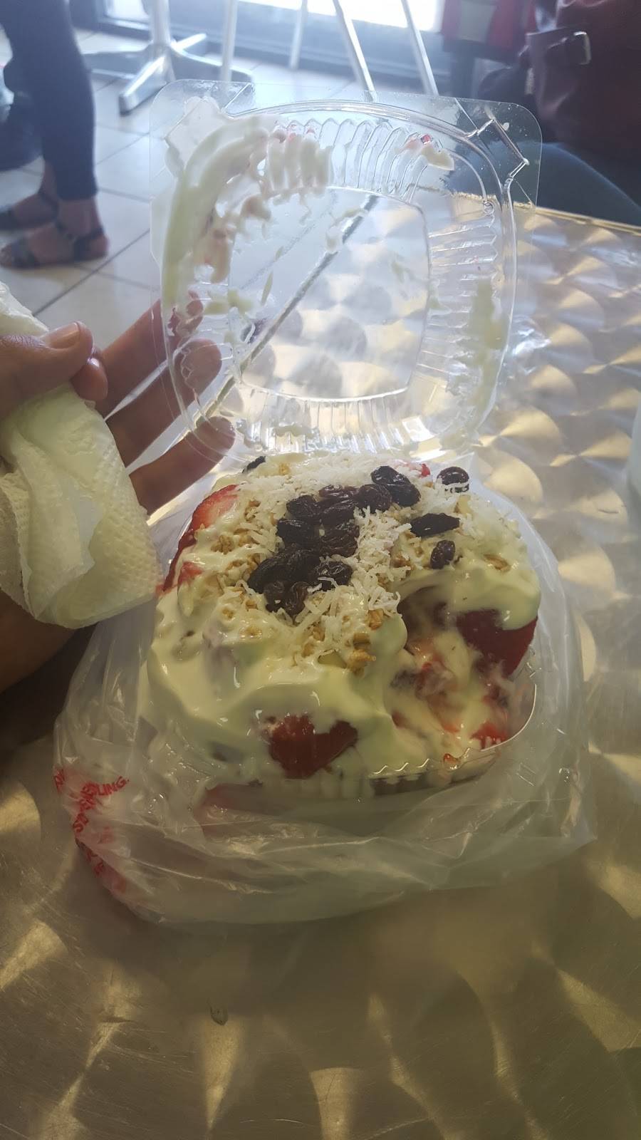 FrutiBionicos Sinaloa | restaurant | 7615 State St, Huntington Park, CA 90255, USA | 3235878578 OR +1 323-587-8578