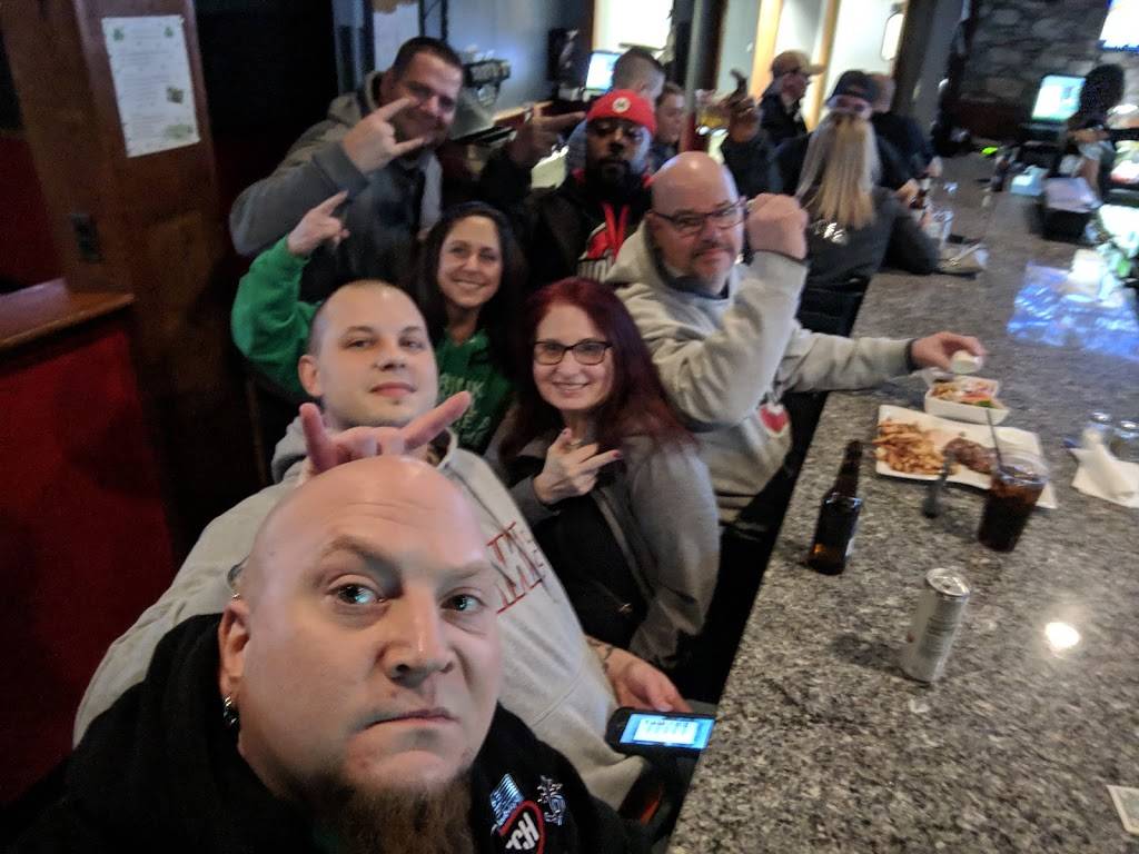 Dilly Ds Sports Grill | restaurant | 1422, 9750 Olde 8 Rd, Northfield, OH 44067, USA | 3304678869 OR +1 330-467-8869