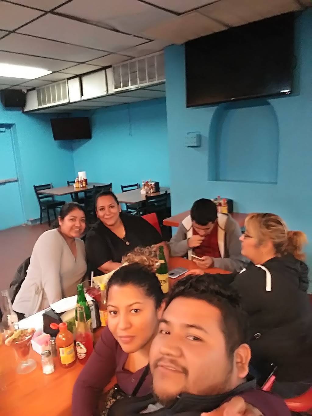 El Guero seafood mariscos comida mexicana | restaurant | 10230 Harry Hines Blvd, Dallas, TX 75220, USA | 2143572213 OR +1 214-357-2213