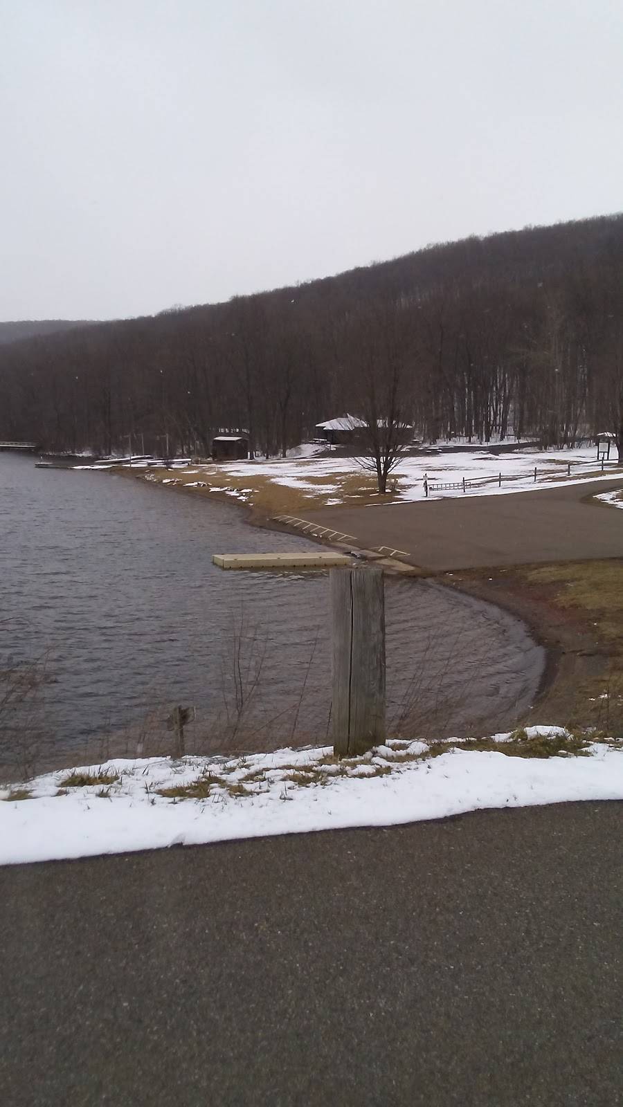 Locust Valley Bar & Grill | restaurant | 151 Locust Lake Rd, Barnesville, PA 18214, USA | 5704672361 OR +1 570-467-2361