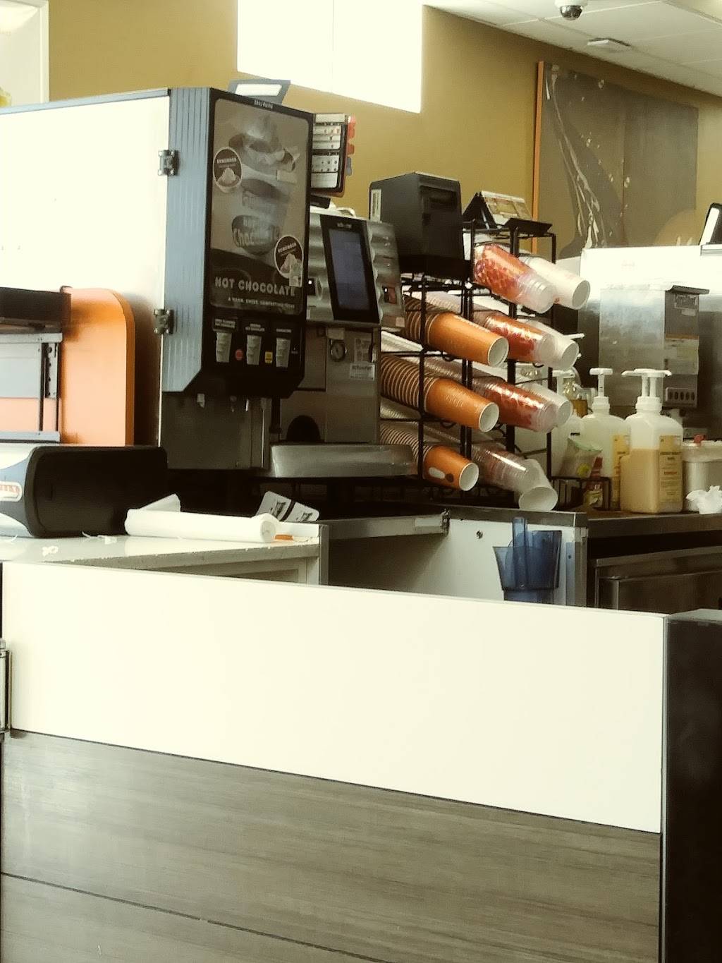 Dunkin | bakery | 485 Main St, Hartford, CT 06103, USA | 8607279332 OR +1 860-727-9332