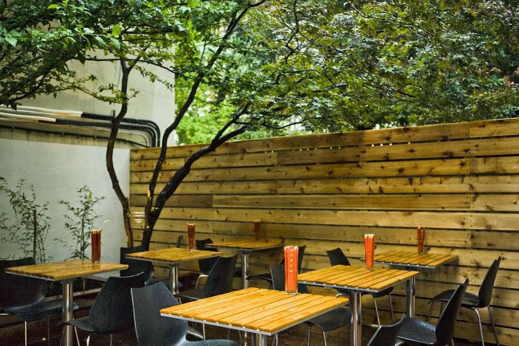 Chop-Shop | restaurant | 254 10th Ave, New York, NY 10001, USA | 2128200333 OR +1 212-820-0333