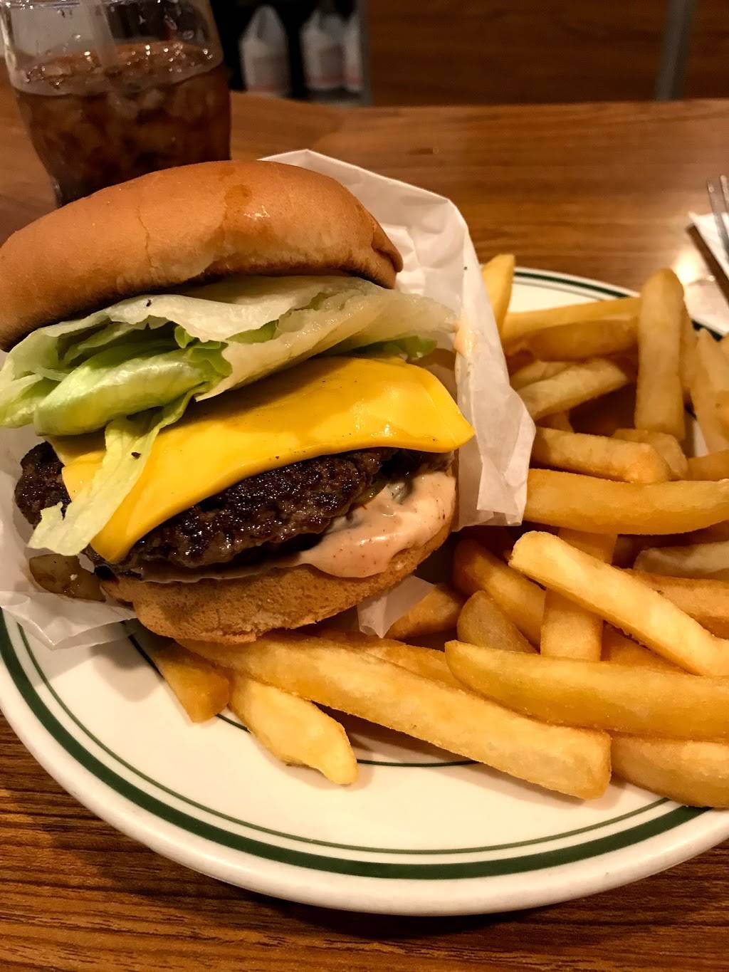 Pien Burger | restaurant | 913 E California Blvd, Pasadena, CA 91106, USA | 6267951123 OR +1 626-795-1123