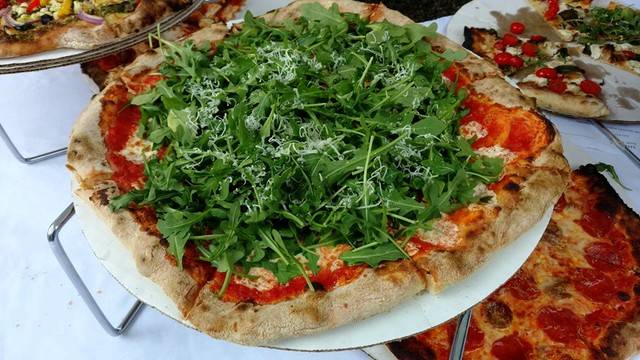 Victorias Wood Fired Pizza & Catering | meal takeaway | 12 P T Barnum Square, Bethel, CT 06801, USA | 2039173851 OR +1 203-917-3851