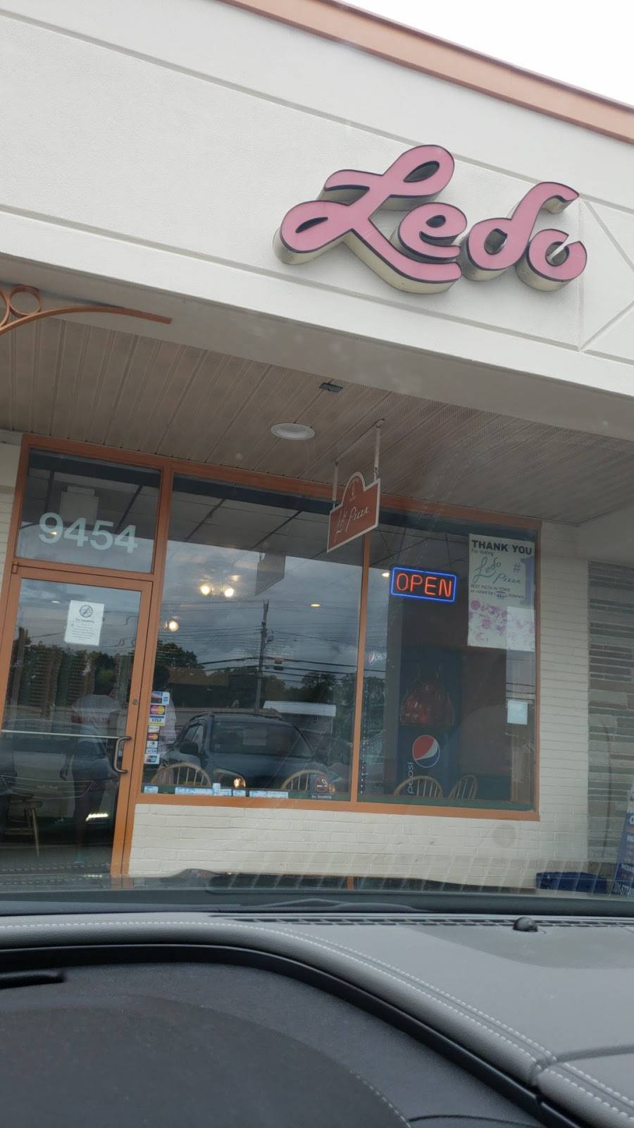 Ledo Pizza | meal takeaway | 9454 Lanham Severn Rd, Lanham, MD 20706, USA | 3015775550 OR +1 301-577-5550