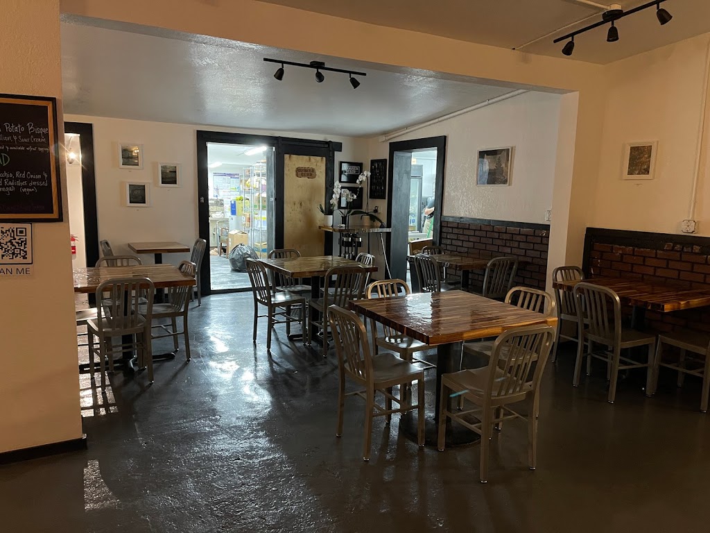 Corner Club Tampa | restaurant | 1502 E Sligh Ave, Tampa, FL 33610, USA | 8132321482 OR +1 813-232-1482