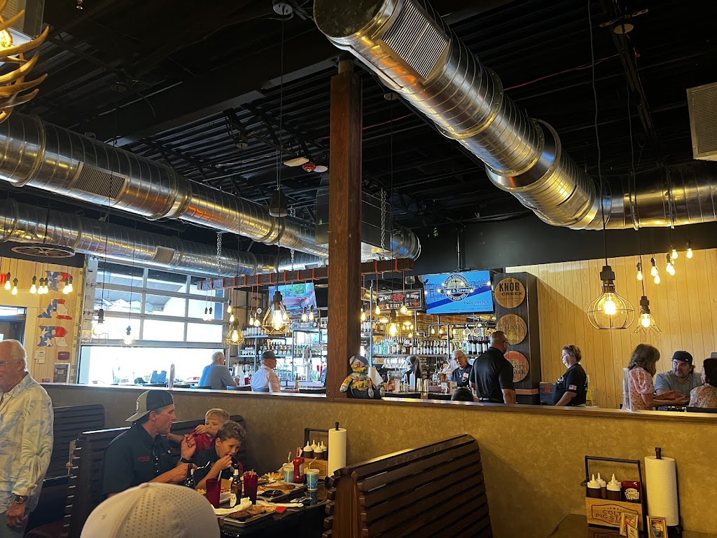 Colt’s Pig Stand | restaurant | 723 E 3rd Ave, New Smyrna Beach, FL 32169, USA | 6783534937 OR +1 678-353-4937