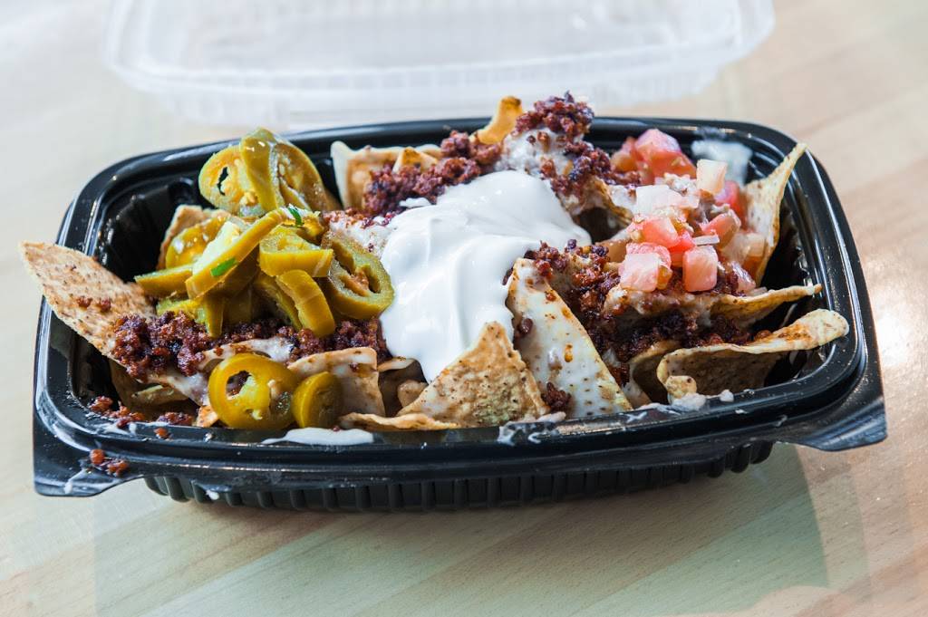 Big Wig Tacos & Burritos | restaurant | 2490 N Milwaukee Ave, Chicago, IL 60647, USA | 3126249568 OR +1 312-624-9568