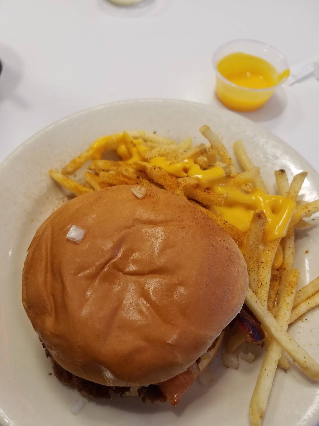 Steak n Shake | restaurant | 335 Leonardwood Dr, Frankfort, KY 40601, USA | 5028750200 OR +1 502-875-0200