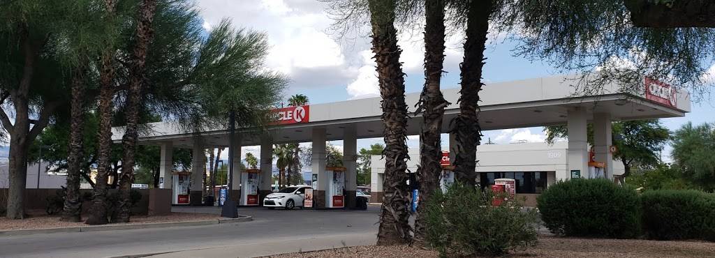 Circle K | meal takeaway | 1909 S Craycroft Rd, Tucson, AZ 85711, USA | 5207905442 OR +1 520-790-5442