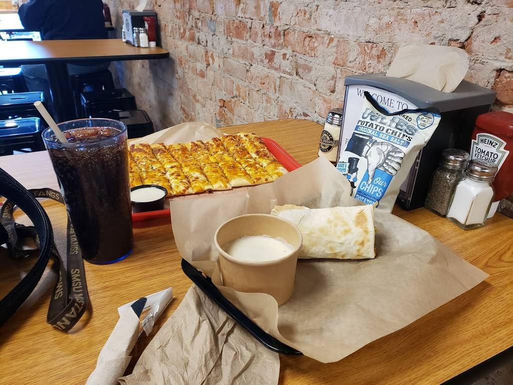 Extra Innings Paninos & Pizza | restaurant | 220 S Minnesota Ave, St Peter, MN 56082, USA | 5079344326 OR +1 507-934-4326