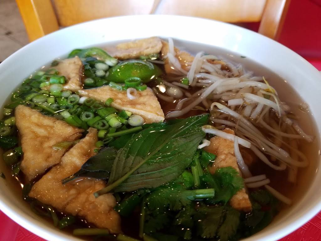 Pho Xua Vietnamese Noodles and Tea House | restaurant | 2793, 237 E Gay St, West Chester, PA 19380, USA | 4849475772 OR +1 484-947-5772