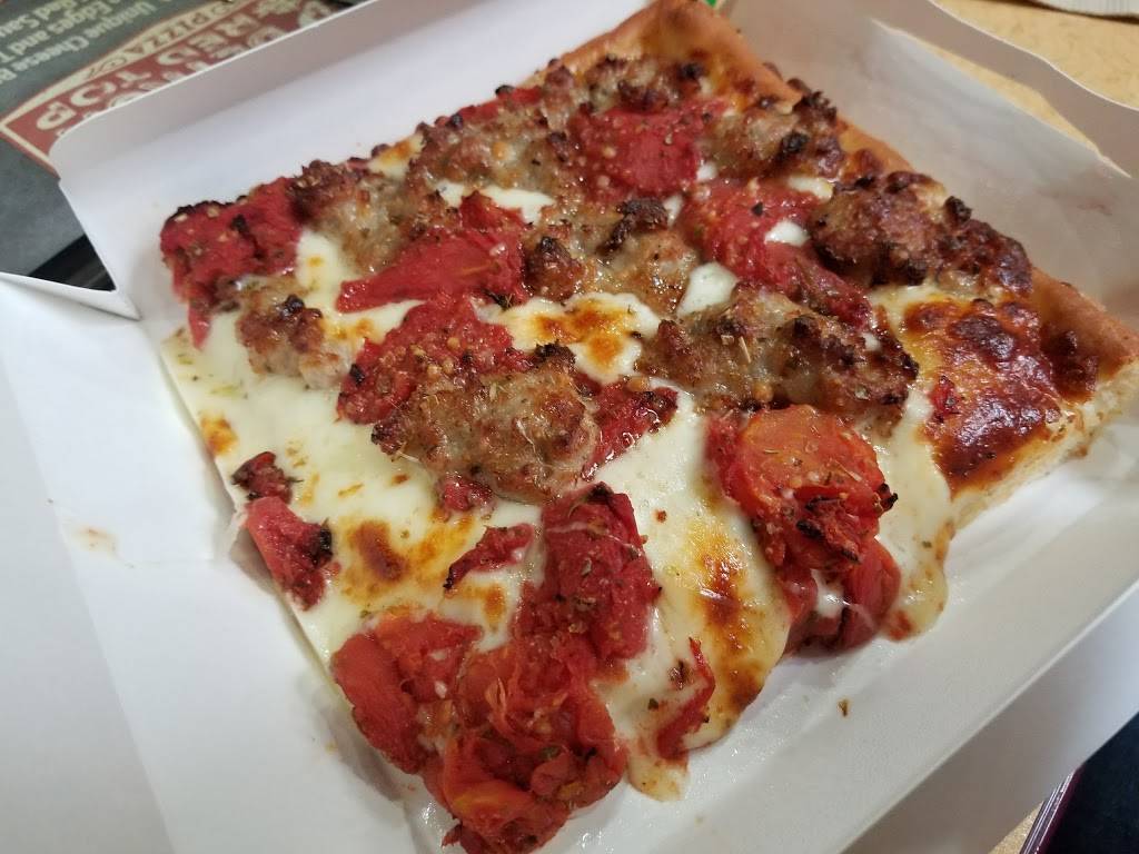 Rocky Rococo Pan Style Pizza | restaurant | 7952 Tree Ln, Madison, WI 53717, USA | 6088291444 OR +1 608-829-1444