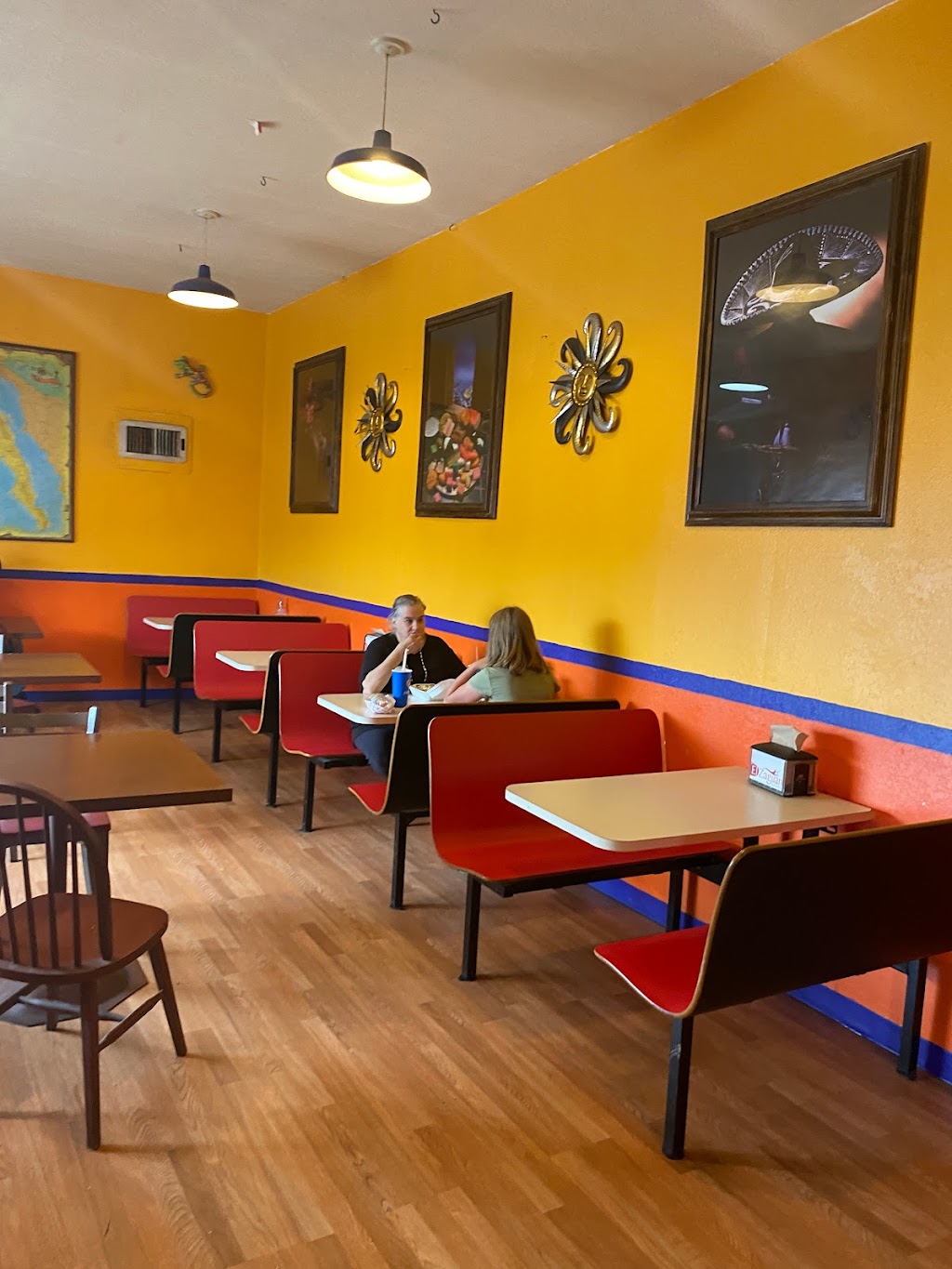 El Zaguan Taqueria | restaurant | 1421 S Main St, Yreka, CA 96097, USA | 5304089923 OR +1 530-408-9923