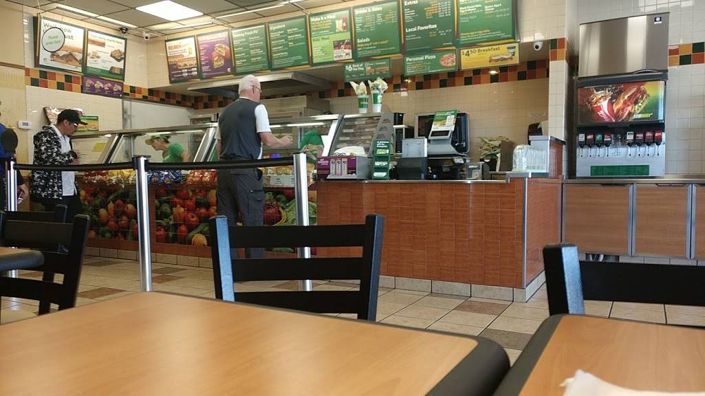 Subway | restaurant | 74499 CA-111, Palm Desert, CA 92260, USA | 7603467965 OR +1 760-346-7965