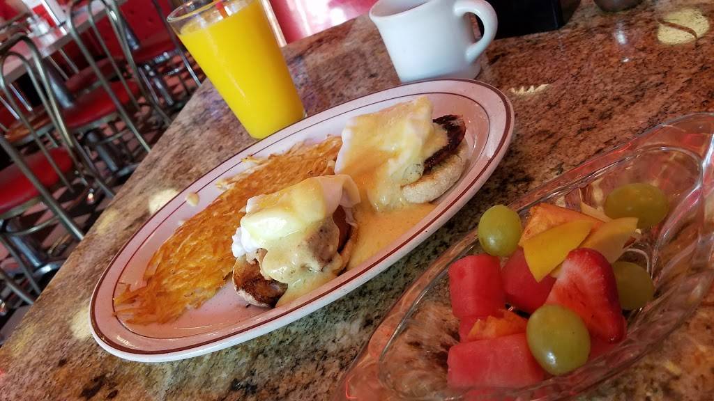 The Great Grill - Back to 50s | restaurant | 126 N San Fernando Blvd, Burbank, CA 91502, USA | 8185670060 OR +1 818-567-0060