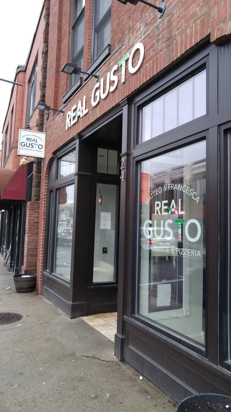 Real Italian Gusto | restaurant | 24 High St, Medford, MA 02155, USA | 7813961656 OR +1 781-396-1656