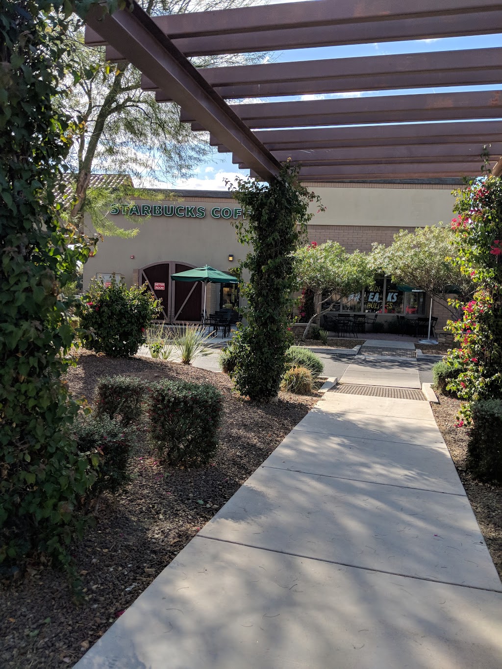 Starbucks | cafe | 4970 S Gilbert Rd #3, Chandler, AZ 85249, USA | 4808950034 OR +1 480-895-0034