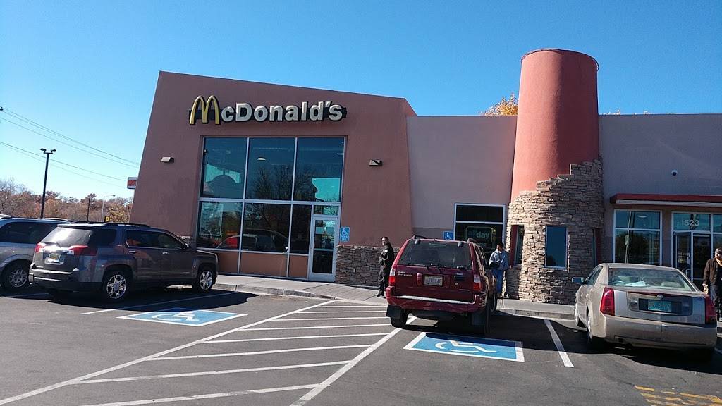 McDonalds | cafe | 1523 4th St SW South, Albuquerque, NM 87102, USA | 5058420276 OR +1 505-842-0276