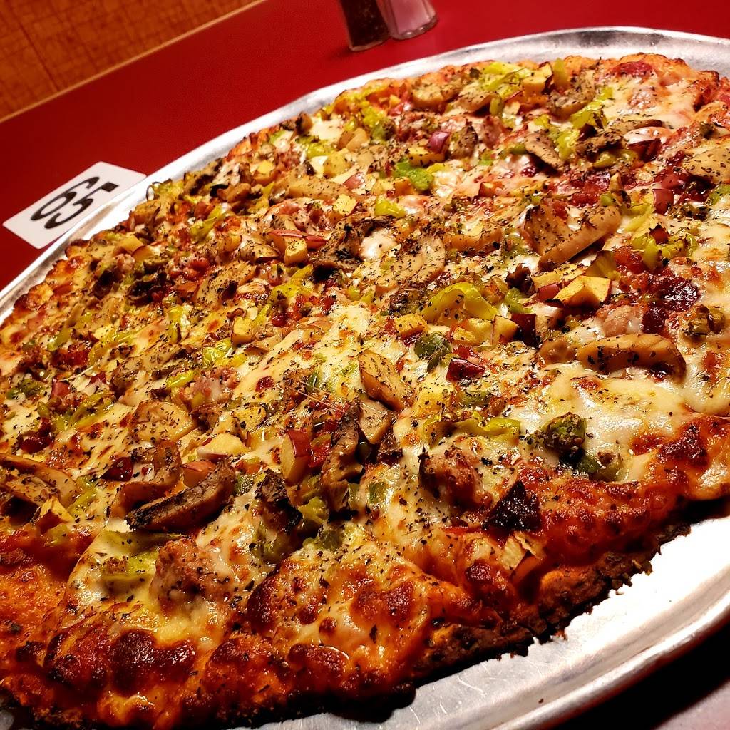 Mackies Pizza Of Harrisburg | restaurant | 502 E Poplar St, Harrisburg, IL 62946, USA | 6182526368 OR +1 618-252-6368