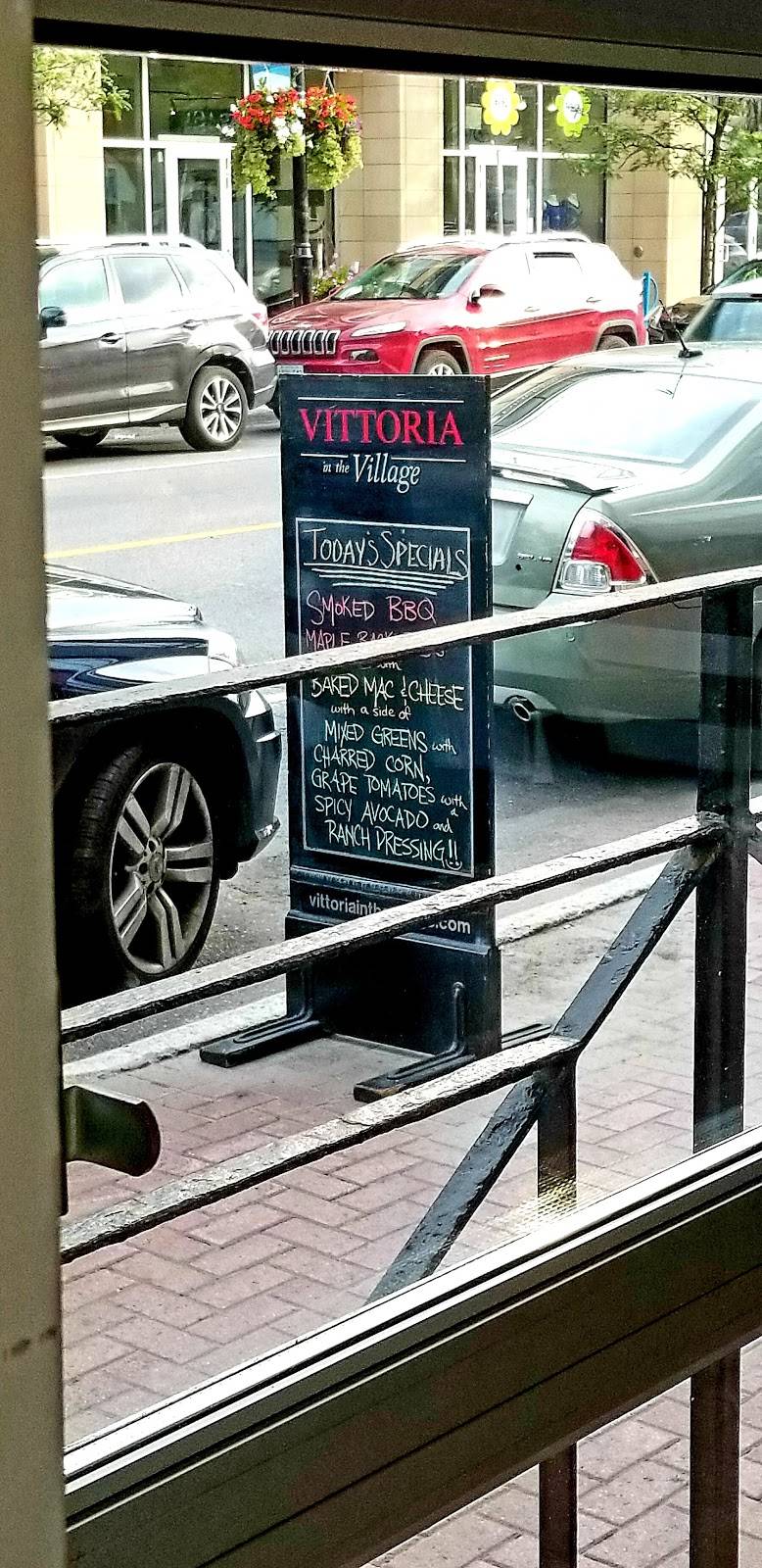 Vittoria in the Village | restaurant | 309 Richmond Rd, Ottawa, ON K1Z 6X6, Canada | 6136807575 OR +1 613-680-7575