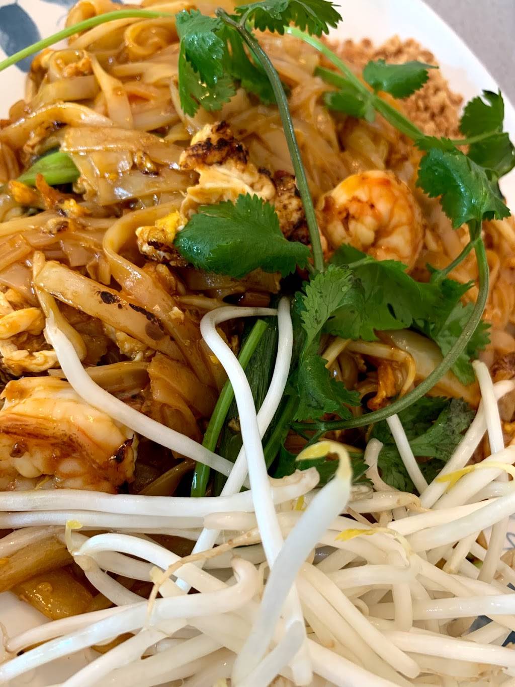 Pho and Rolls | restaurant | 8048 N Cedar Ave, Fresno, CA 93720, USA | 5593260229 OR +1 559-326-0229