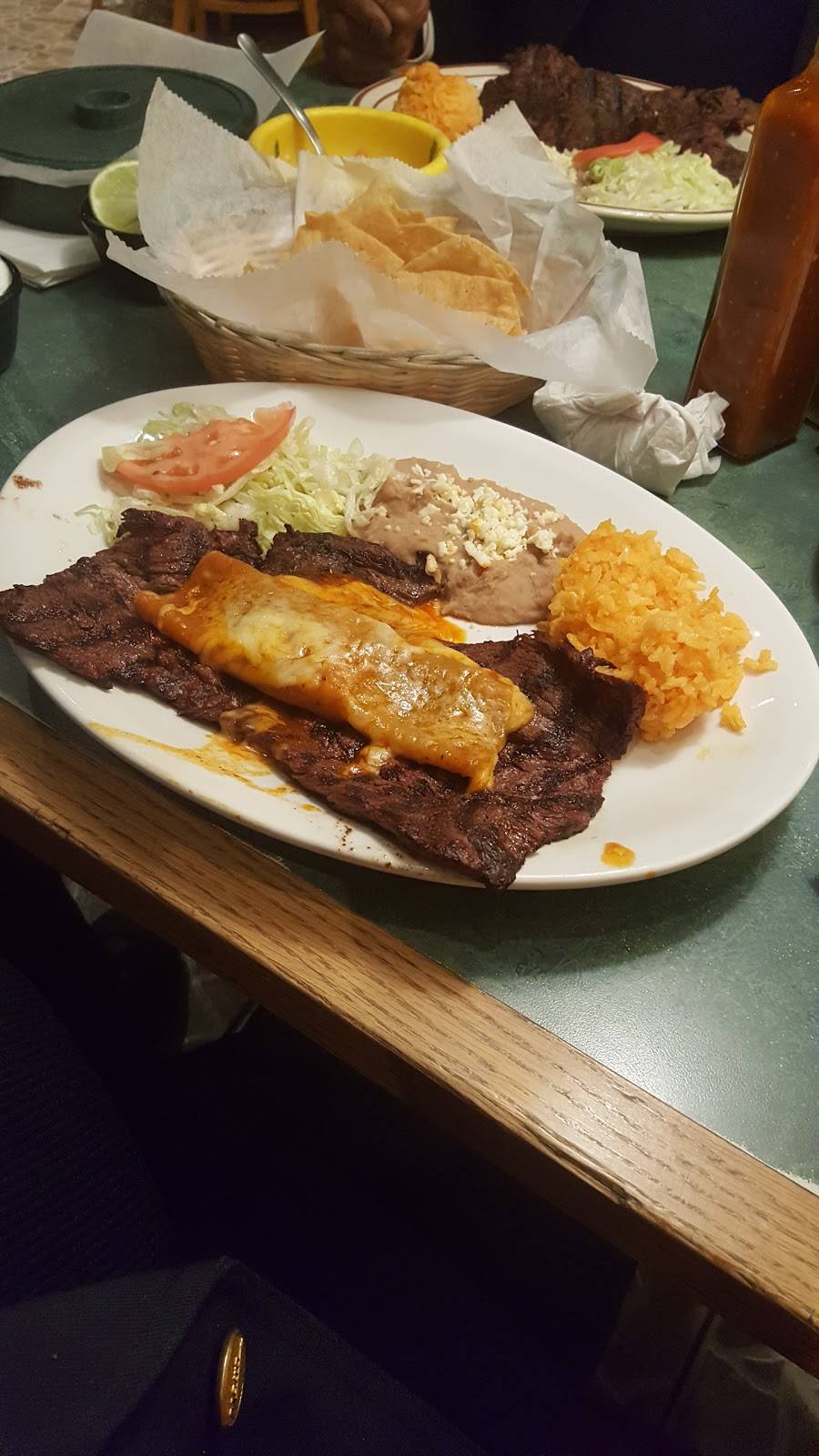 Panchos | restaurant | 700 E New York St, Aurora, IL 60505, USA | 6308209391 OR +1 630-820-9391