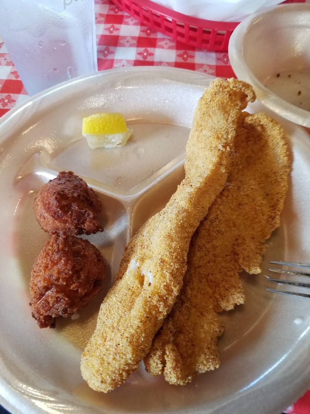 Gradys BBQ | restaurant | 8683 West, FM78, Converse, TX 78109, USA | 2103438060 OR +1 210-343-8060