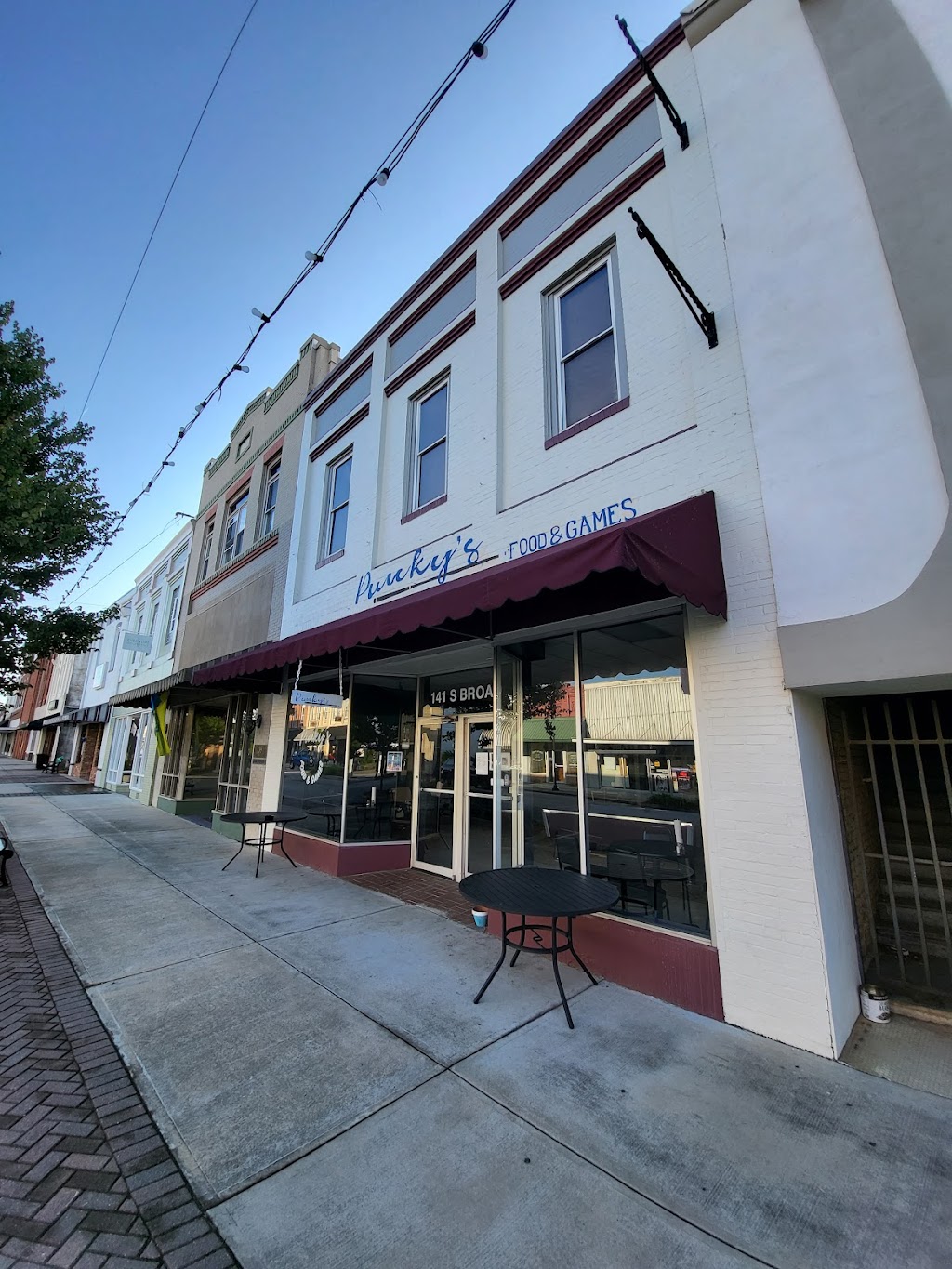 Punkys | restaurant | 141 S Broad St, Cairo, GA 39828, USA | 2293977865 OR +1 229-397-7865