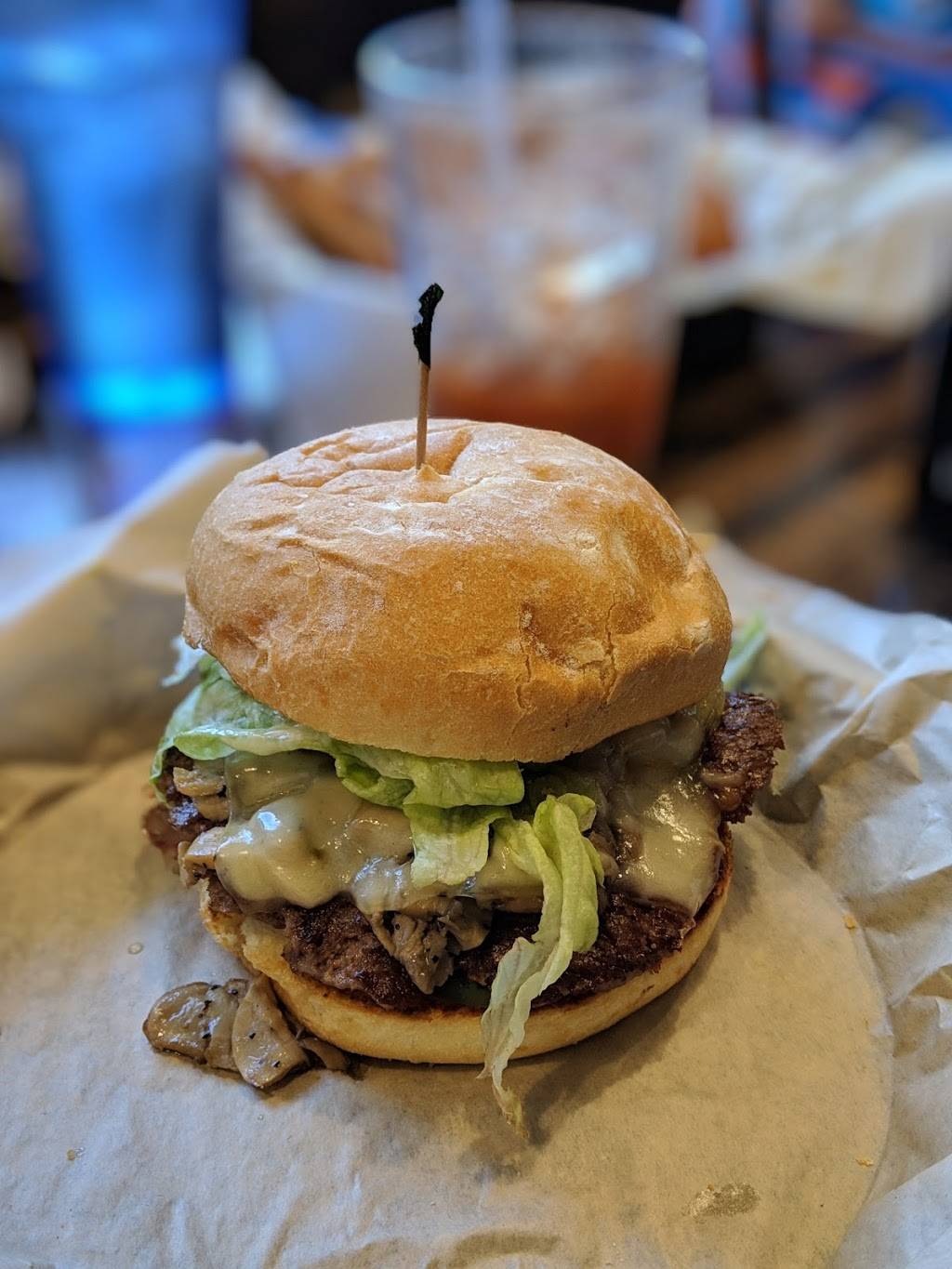 Empire Burger | restaurant | La Cima Mall, 500 S Main St, Breckenridge, CO 80424, USA | 9704532329 OR +1 970-453-2329