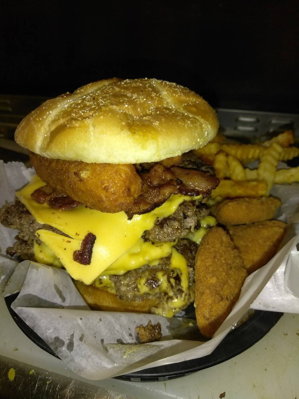 BC BURGERS | restaurant | 615 Capital Ave SW, Battle Creek, MI 49015, USA | 2699693748 OR +1 269-969-3748
